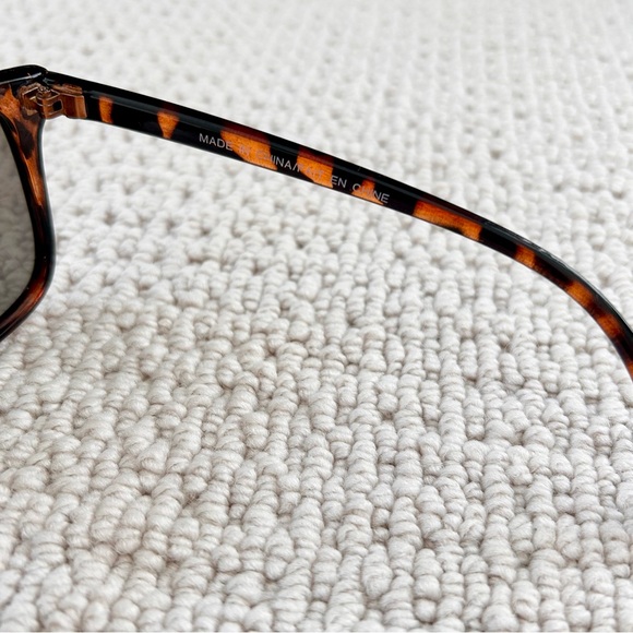 Women’s LOFT Tortoise Brown Sunglasses - Picture 6 of 6